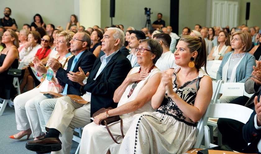 Οι βραβευόμενοι στην αίθουσα του Ζαππείου Μεγάρου: η Αγγελική Πέτρου, η Ντίνα Συκουτρή, ο Δημήτρης Ασημακόπουλος και ο Γεώργιος Πίττας με την αδερφή του Αλεξάνδρα.