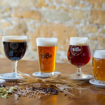 Τα τέσσερα βασικά είδη μπίρας και μια εποχιακή που παράγονται στην Πίβο
