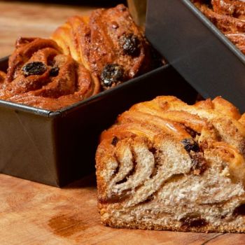 Babka με καρύδια, σταφίδες και κανέλα