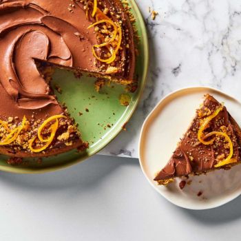 Νηστίσιμη τούρτα σοκολάτα με πραλίνα φουντουκιού