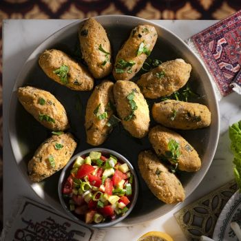 Αρμένικοι κεφτέδες με ροζ φακές