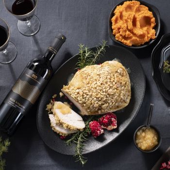 Στήθος γαλοπούλας στον φούρνο με κρούστα αμυγδάλου