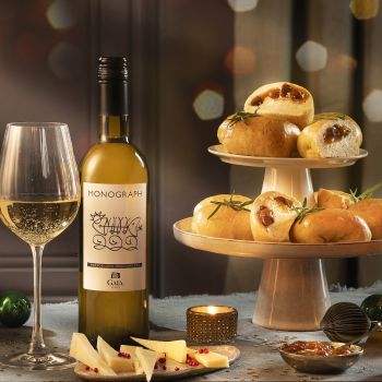 Ψωμάκια γεμιστά με mincemeat και κεφαλοτύρι