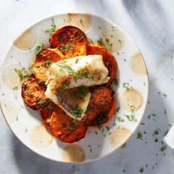 Μπακαλιάρος με γλυκοπατάτες και άνηθο