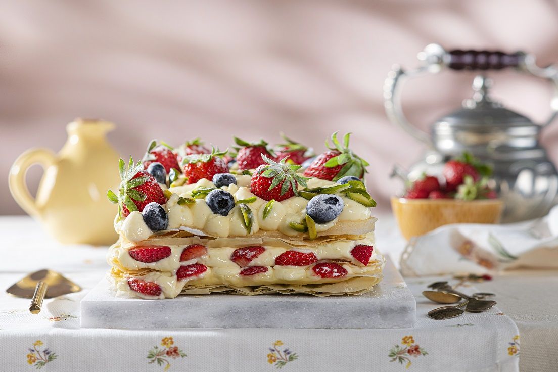 Mille-feuille με φύλλο μπακλαβά και φρούτα του δάσους