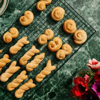 Λαμπριάτικα κουλούρια από τη Λέσβο, με αμμωνία