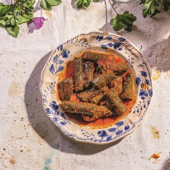 Κουπέπια – Οι κυπριακοί αμπελοντολμάδες, με κατσικίσιο κιμά και ντομάτα