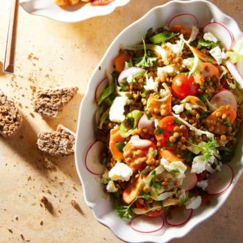 Σαλάτα με φακή και ραπανάκια