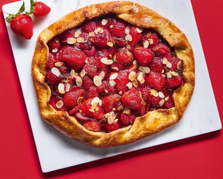 Γκαλέτ με φράουλες και αμύγδαλα