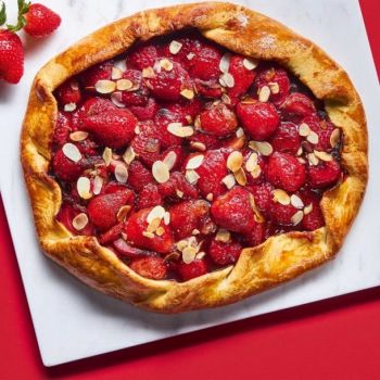 Γκαλέτ με φράουλες και αμύγδαλα