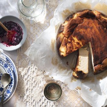 Basque cheesecake  με αναρή και μέλι
