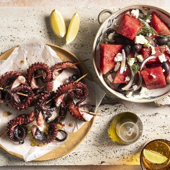 Χταπόδι στη σχάρα & σαλάτα με καρπούζι